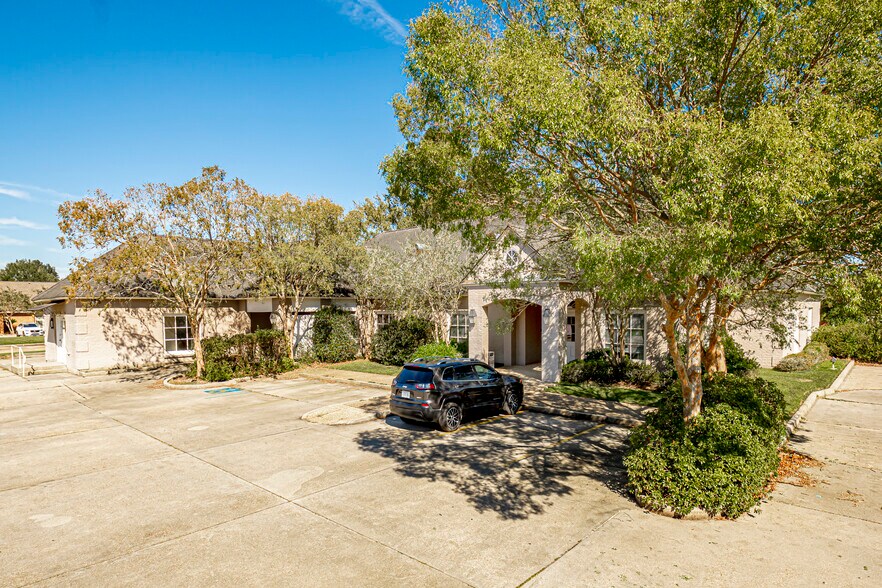 More Photos Of 8425 Cumberland Pl, Baton Rouge Medical For Lease