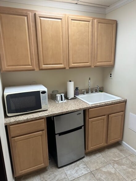 More Photos Of 50 Northfield Ave, West Orange Office For Lease