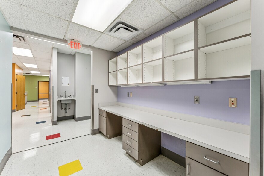 More Photos Of 1090 9th Ave SW, Bessemer Medical For Sale