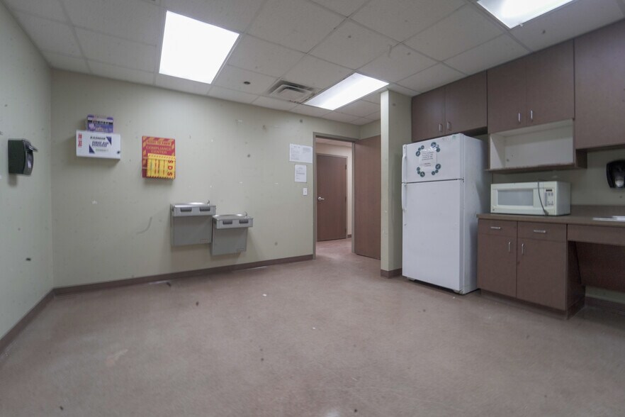 More Photos Of 8609 Lone Tree Rd, Victoria Industrial For Sale