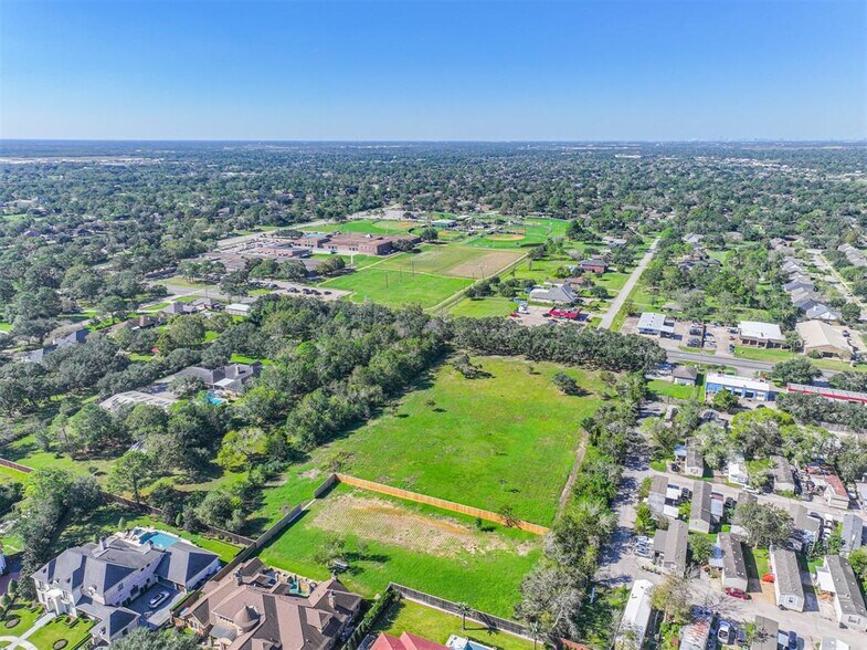 More Photos Of 401 W Edgewood Dr, Friendswood Land For Sale