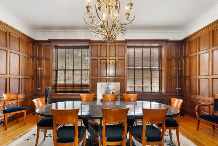 More Photos Of 422 E Franklin St, Richmond Office For Sale