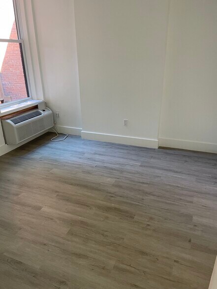 More Photos Of 267-269 Main St, Bristol Apartments For Sale