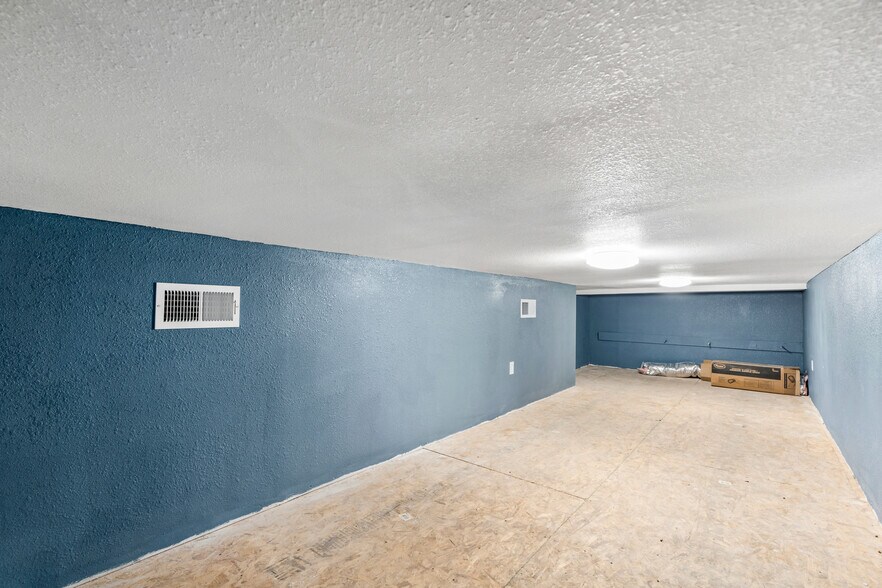 More Photos Of 103 W Main St, Itasca Storefront Retail Office For Lease