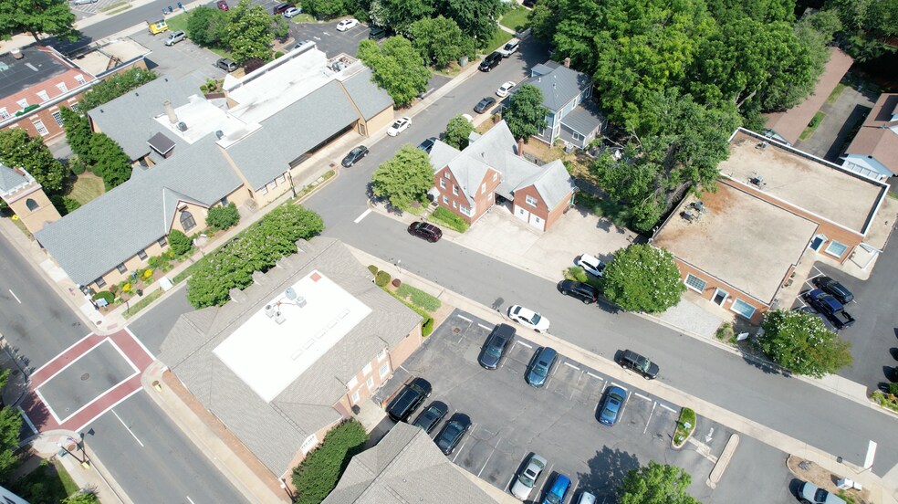 More Photos Of 9329 Battle St, Manassas Office For Sale