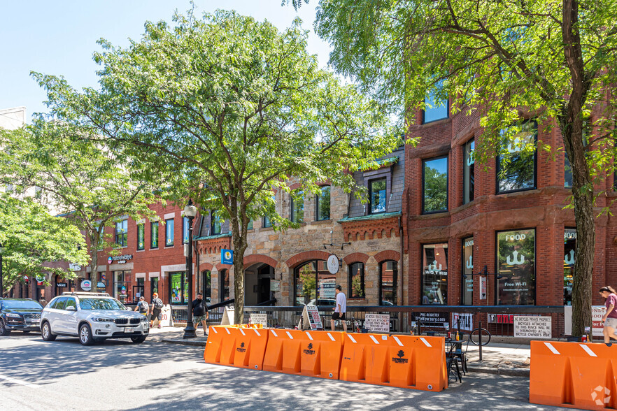 Primary Photo Of 332-336 Newbury St, Boston Storefront For Lease