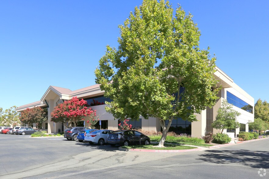 More Photos Of 550 Gateway Dr, Napa Office For Lease