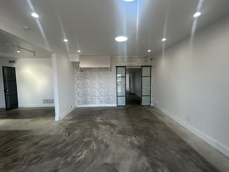 More Photos Of 6922 E 5th Ave, Scottsdale General Retail For Lease
