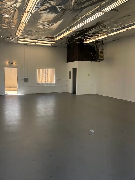 More Photos Of 2621 Pico Blvd, Santa Monica Storefront Retail Office For Lease