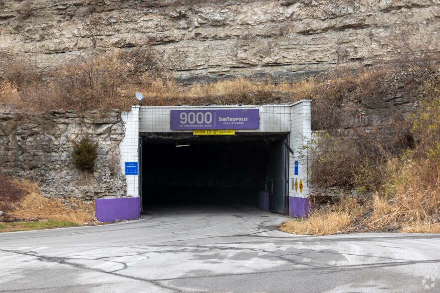 More Photos Of 8800 NE Underground Dr, Kansas City Warehouse For Lease