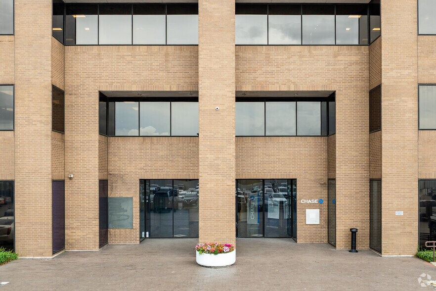 More Photos Of 8799 North Loop East, Houston Office For Sale