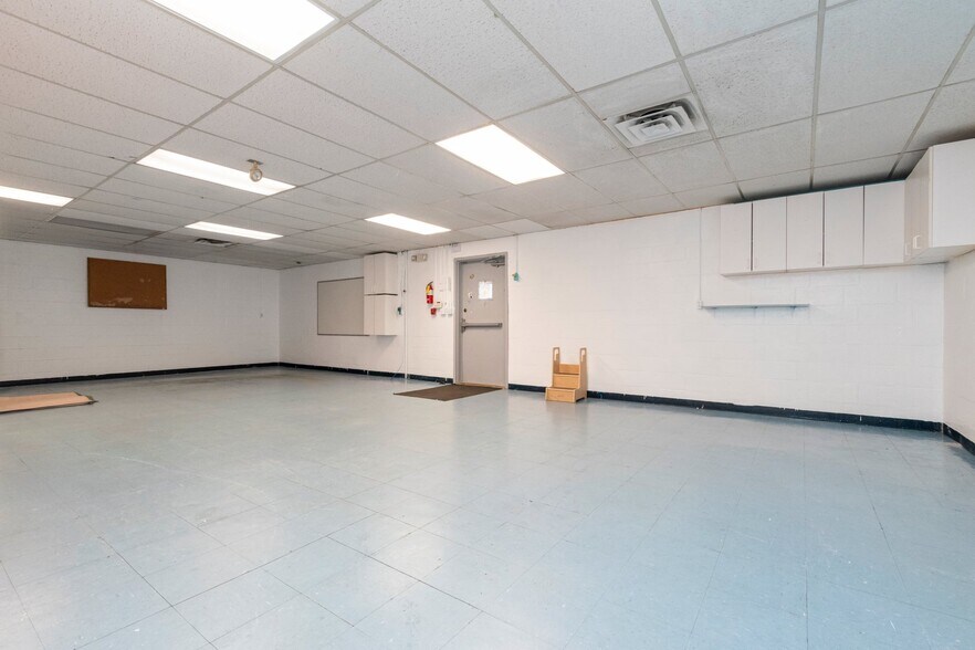 More Photos Of 211 Wise Ave, Dundalk Schools For Sale