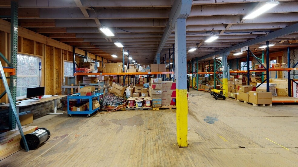 More Photos Of 3501 37th St, Mount Rainier Contractor Storage Yard For Lease