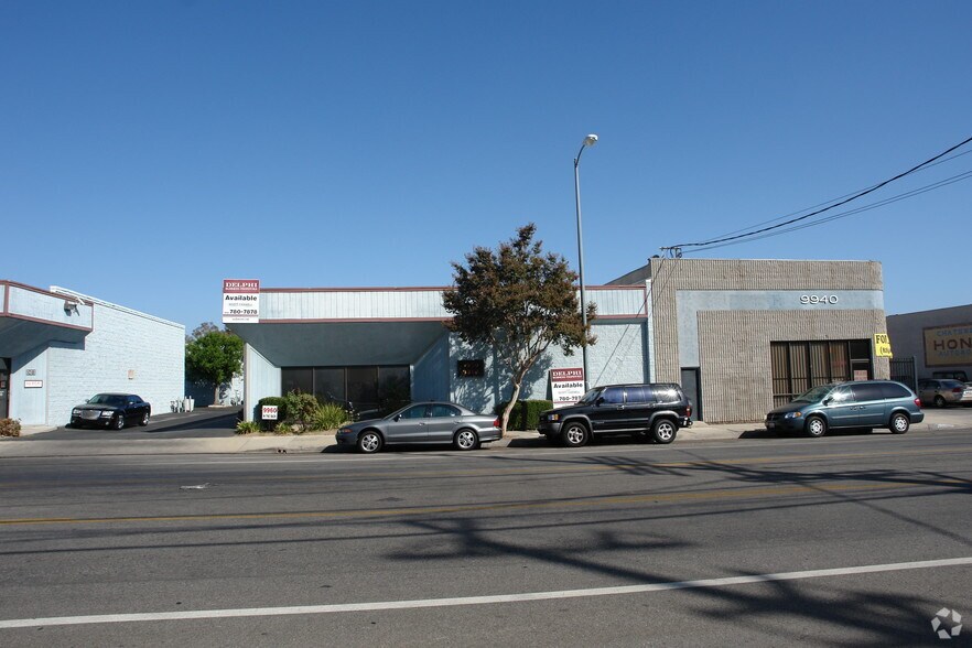 More Photos Of 9950-9960 Canoga Ave, Chatsworth Light Distribution For Lease