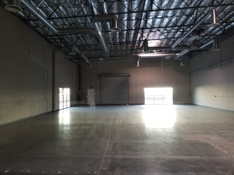 More Photos Of 840 S Rochester Ave, Ontario Showroom For Lease