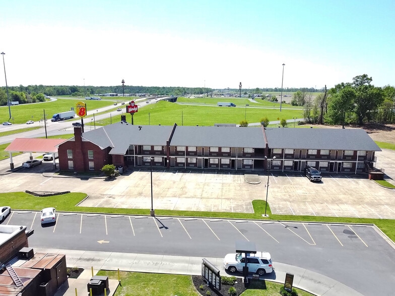 More Photos Of 144 Highway 65 S, Tallulah Hotel For Sale