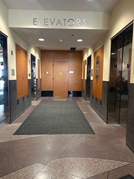 More Photos Of 1030 N Clark St, Chicago Office For Lease