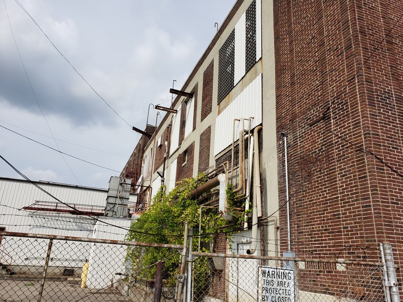 More Photos Of 14707 Dexter Ave, Detroit Warehouse For Sale