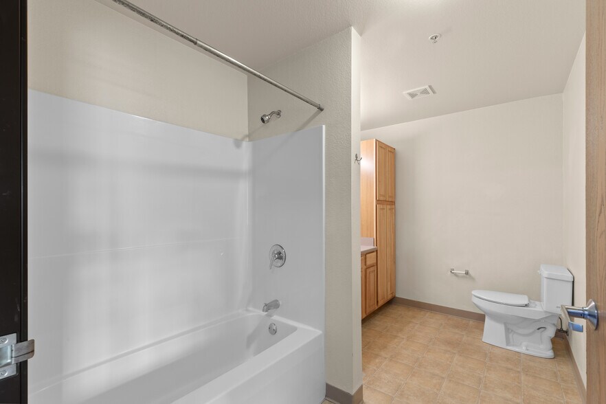 More Photos Of 1120 E Parkway Ave, Oshkosh Multifamily For Sale