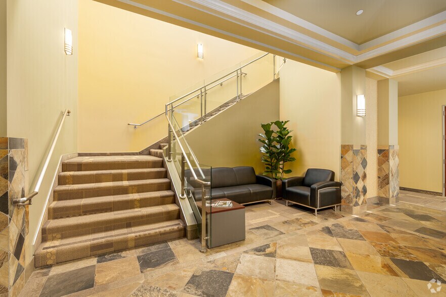 More Photos Of 27433 Tourney Rd, Valencia Office For Lease