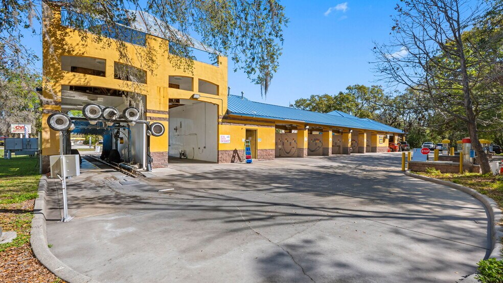 More Photos Of 113 S Valrico Rd, Valrico Carwash For Sale