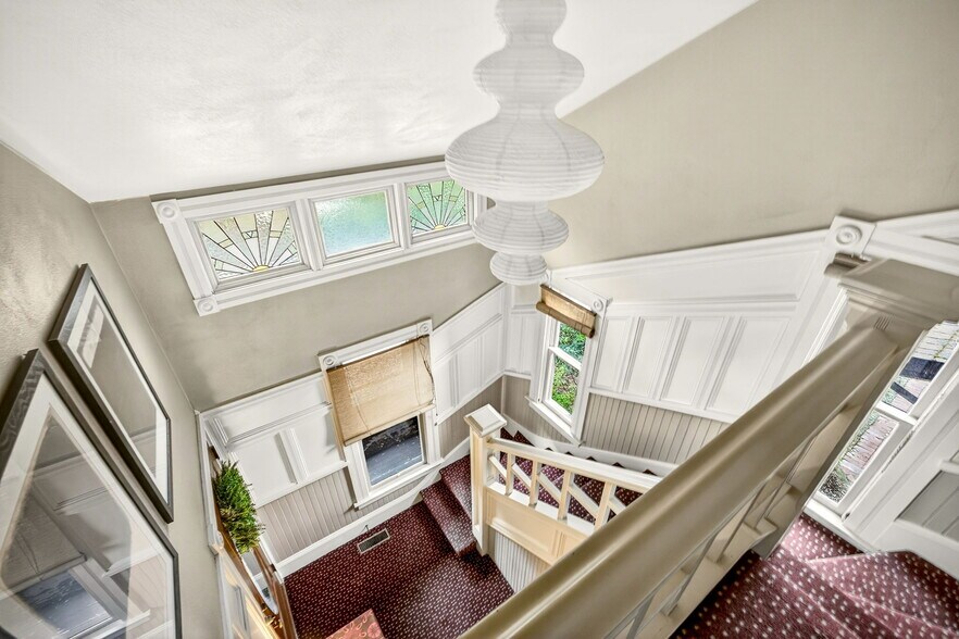 More Photos Of 668 N Main St, Ashland Hospitality For Sale