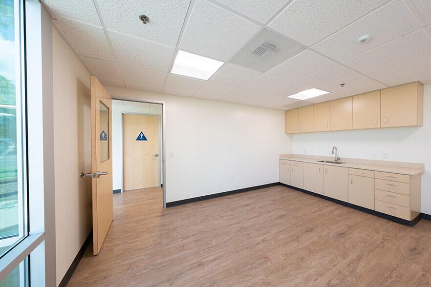 More Photos Of 1641 Reynolds Ave, Irvine Warehouse For Lease