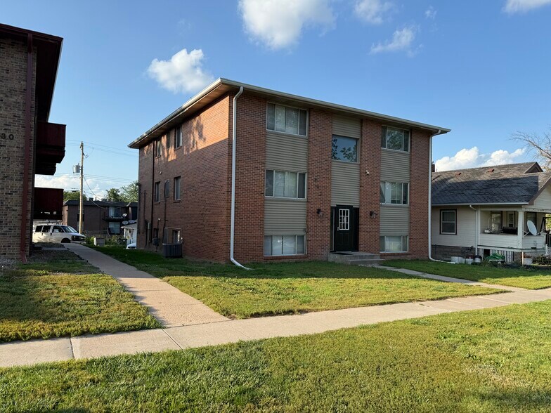 More Photos Of 1942 G St, Lincoln Apartments For Sale