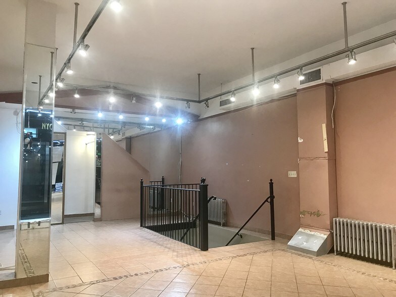 More Photos Of 3189 Steinway St, Astoria Storefront Retail Office For Lease