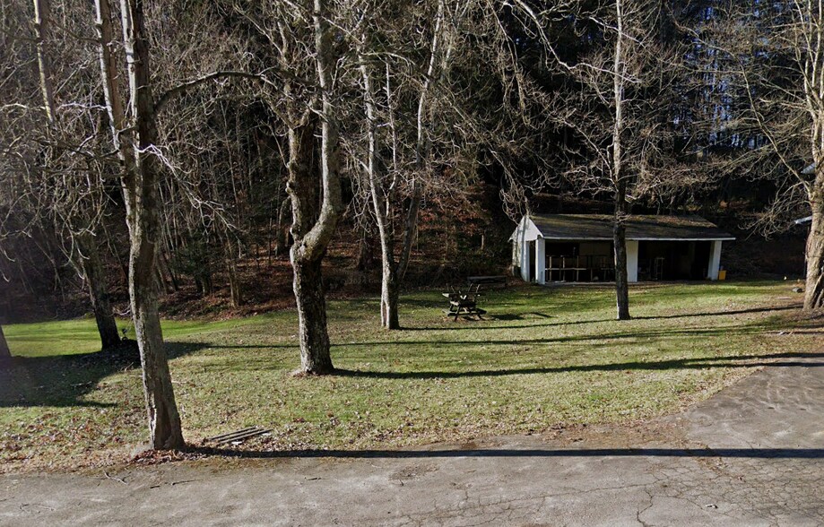 More Photos Of 1597 Hillside Rd, Shavertown General Retail For Sale