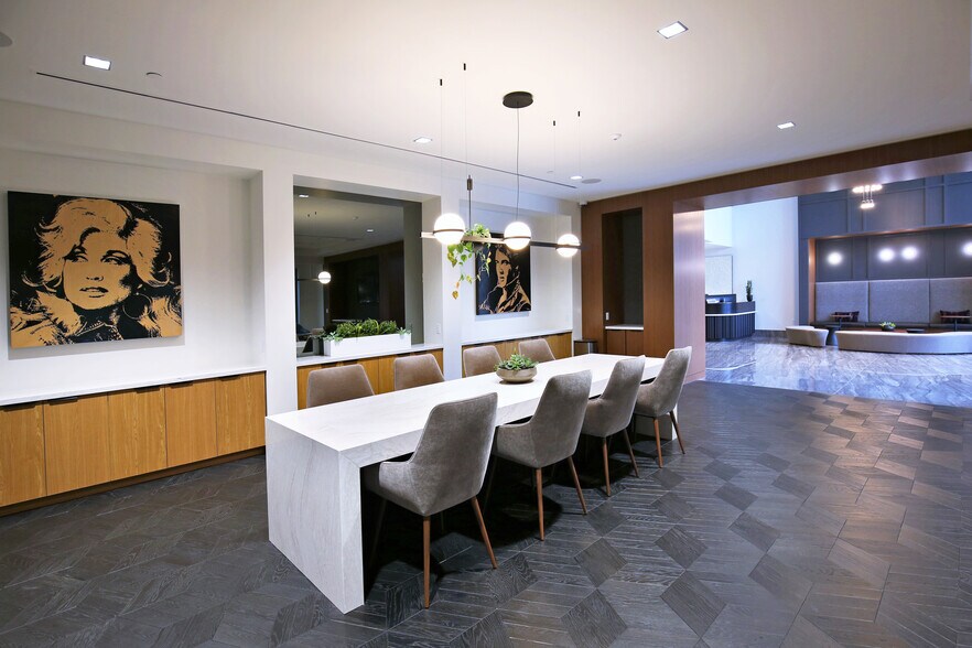 More Photos Of 8401 N Central Expy, Dallas Office For Lease