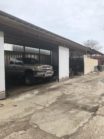 More Photos Of 1960 N Long Ave, Chicago Land For Sale