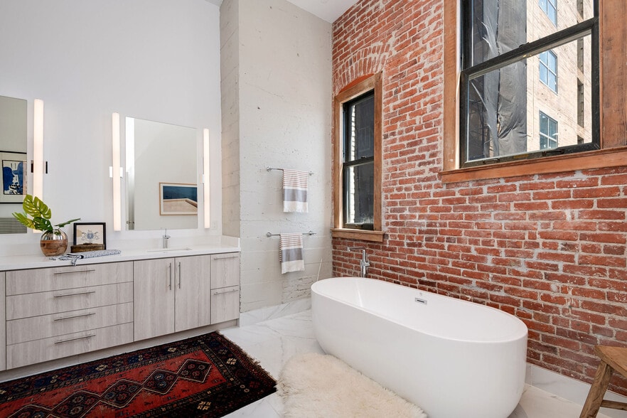 More Photos Of 808 S Broadway, Los Angeles Office For Lease
