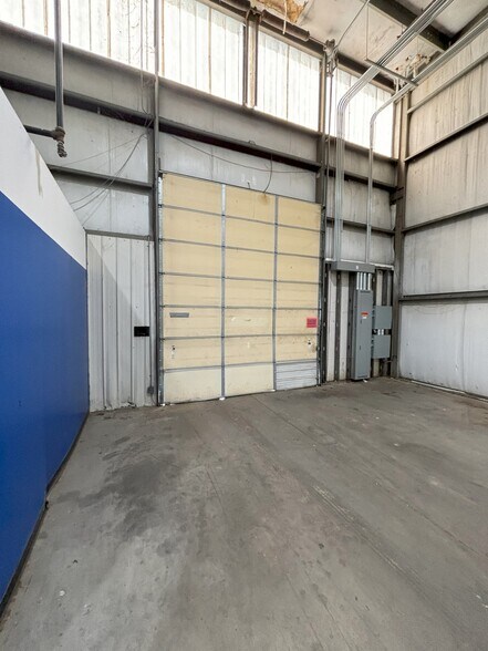 More Photos Of 104 Southeast Pky, Franklin Warehouse For Lease