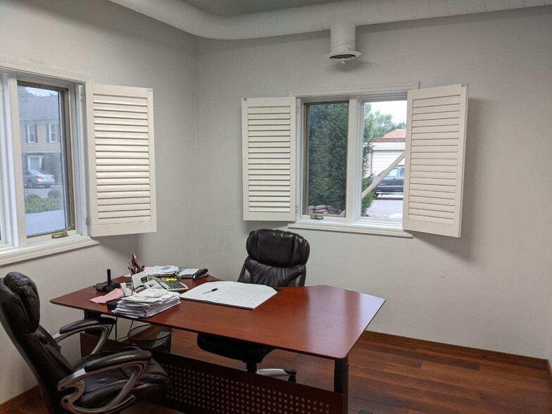 More Photos Of 6353 Ferguson St, Indianapolis Office For Lease