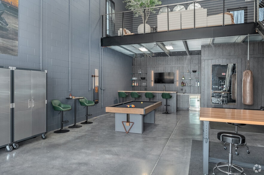 More Photos Of 4365 South Lee St, Buford Showroom For Sale