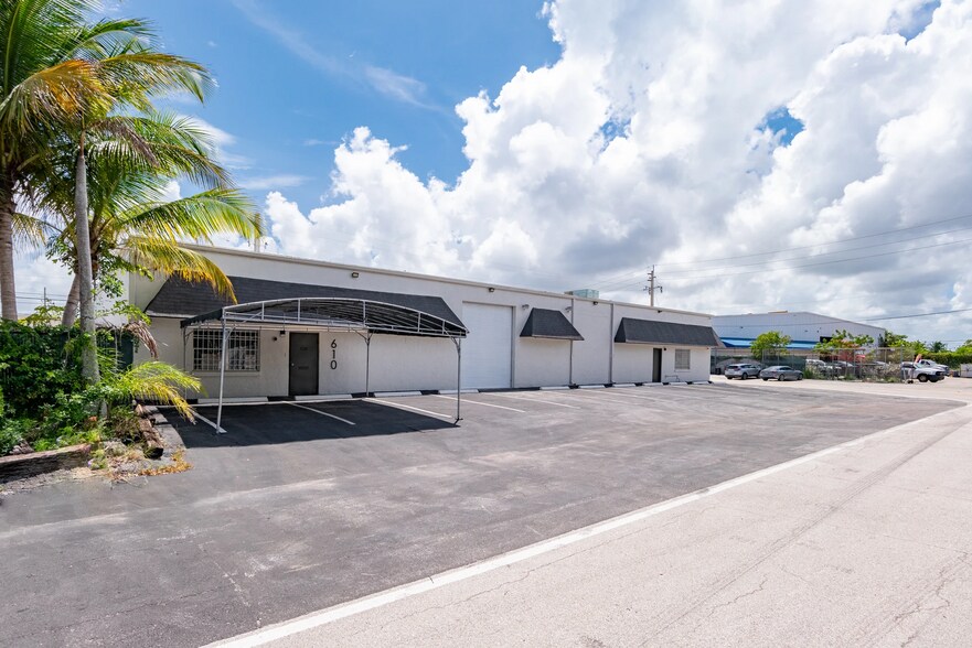 More Photos Of 610 NE 29th St, Pompano Beach Warehouse For Lease