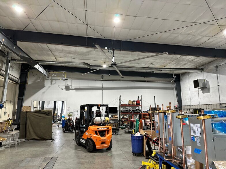 More Photos Of 3242 S Kingshighway Blvd, Saint Louis Service For Sale