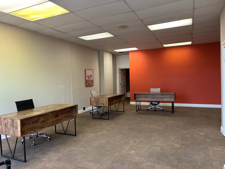 More Photos Of 3055 Madison Rd, Cincinnati Storefront Retail Residential For Lease