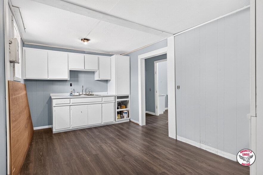 More Photos Of 2969 Moodyville Rd, Byrdstown General Retail For Sale