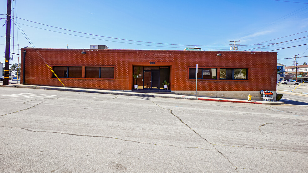 Primary Photo Of 139 Maryland St, El Segundo Light Distribution For Lease