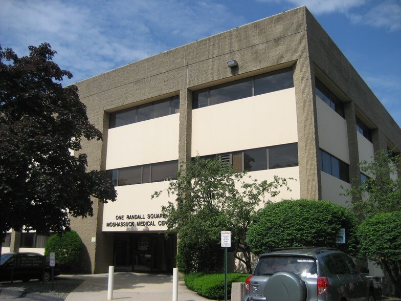 More Photos Of 1 Randall Sq, Providence Medical For Sale