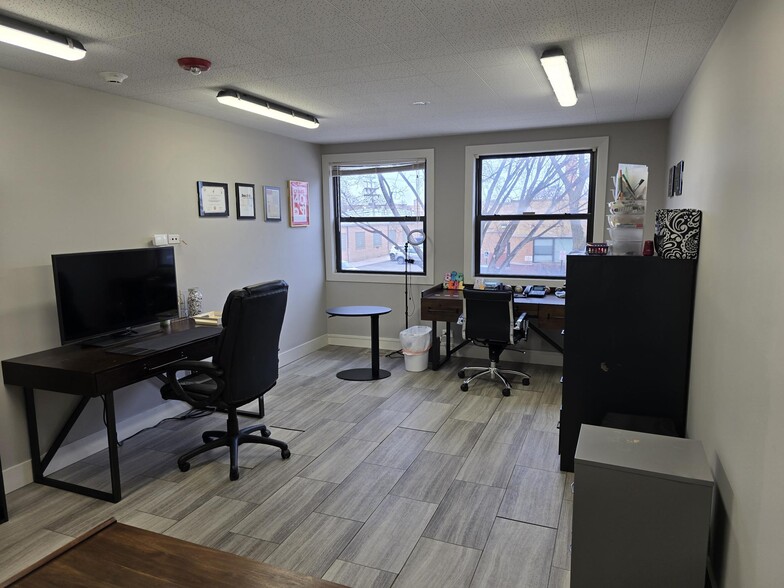 More Photos Of 8030 N Lawndale Ave, Skokie Warehouse For Sale