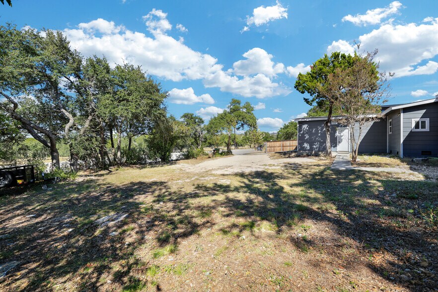 More Photos Of 1016 E Borgfeld Dr, San Antonio Flex For Sale