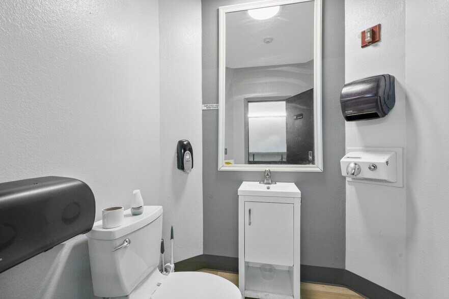 More Photos Of 146-148 E State St, Ithaca Storefront Retail Residential For Sale