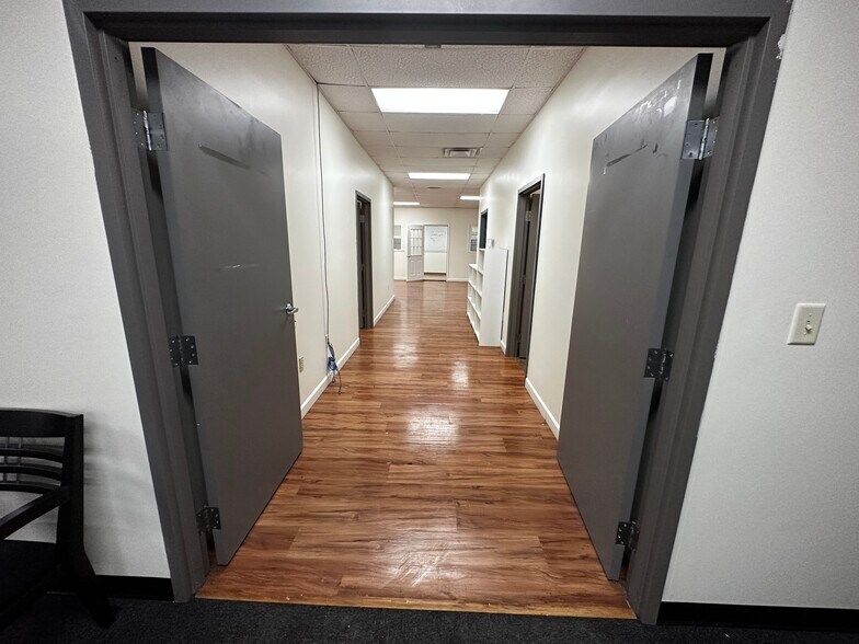 More Photos Of 797 Cool Spring Rd, Mingo Junction Office For Lease