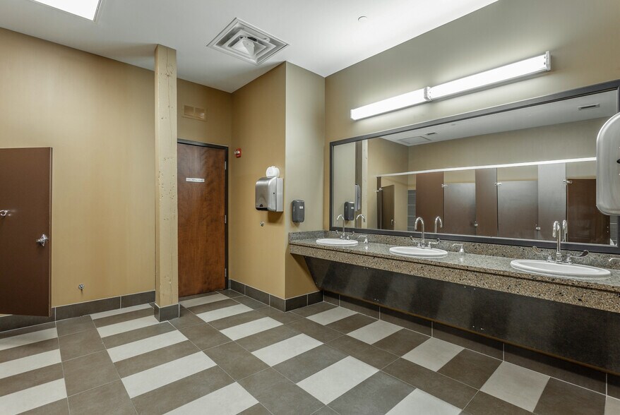 More Photos Of 201 W Main St, Chattanooga Office Residential For Sale