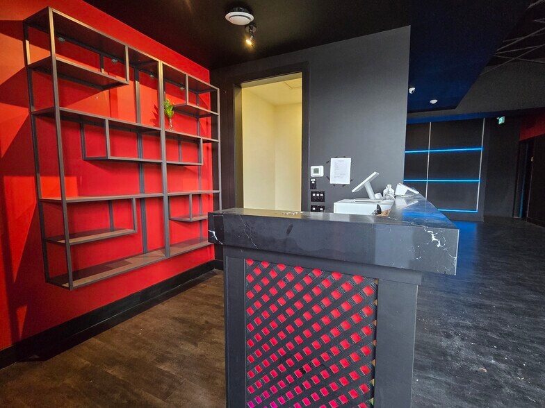 More Photos Of 4731 Garden City Rd, Richmond Storefront For Lease