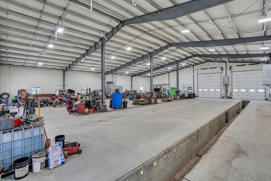 More Photos Of 6851 W Gerwoude Dr, Mc Bain Warehouse For Sale