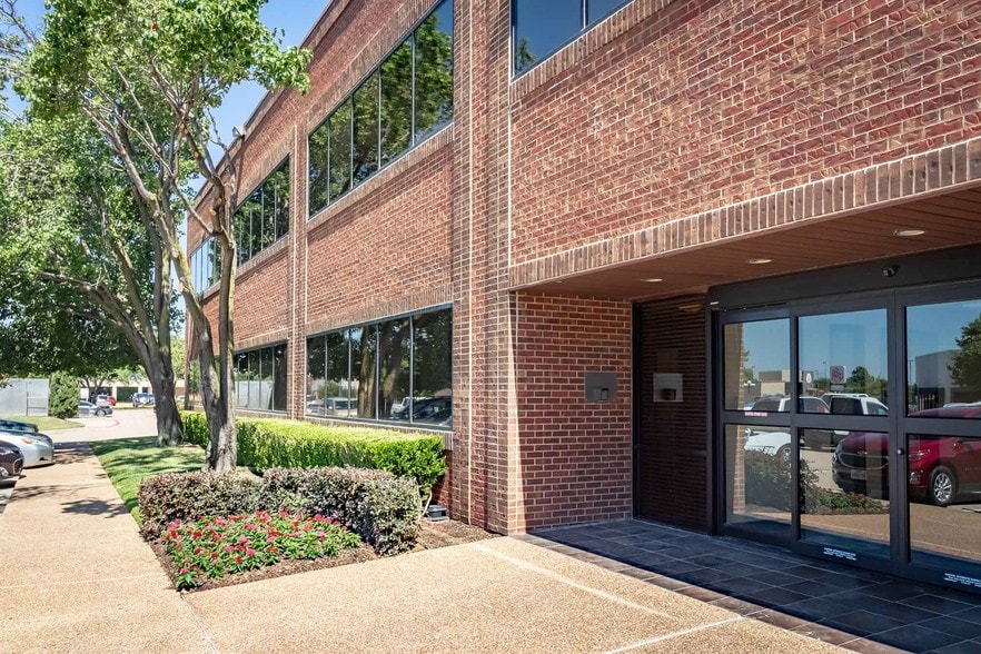 More Photos Of 3740 N Josey Ln, Carrollton Office For Lease